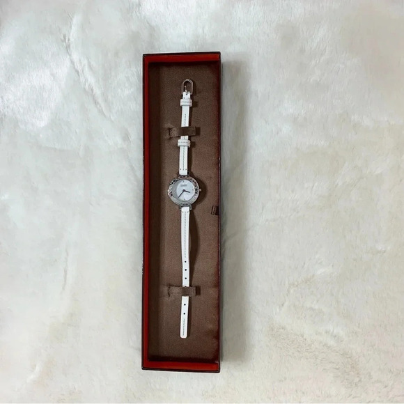 Coach Bridgit Wrist Watch White Patent Leather Silver Stainless Steel Y2k 2000s - Picture 2 of 11